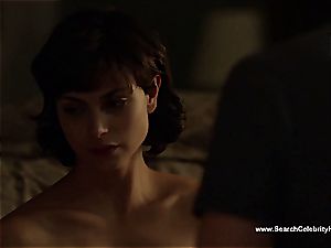 impressive Morena Baccarin looking sexy nude on film