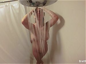 supah super-sexy blond Brett Rossi takes a uber-cute shower